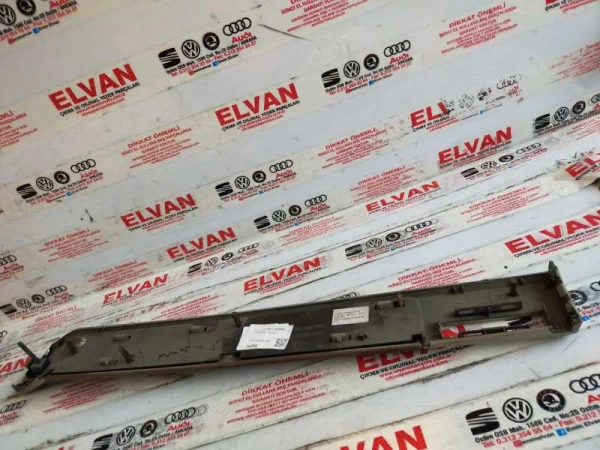 7L6858969 | İç Torpido Çıtası VAG