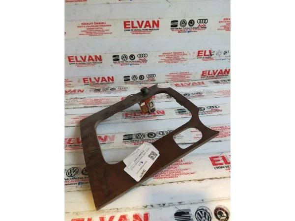 7L6863916 | Orta Vites Kolu Çerçevesi VAG