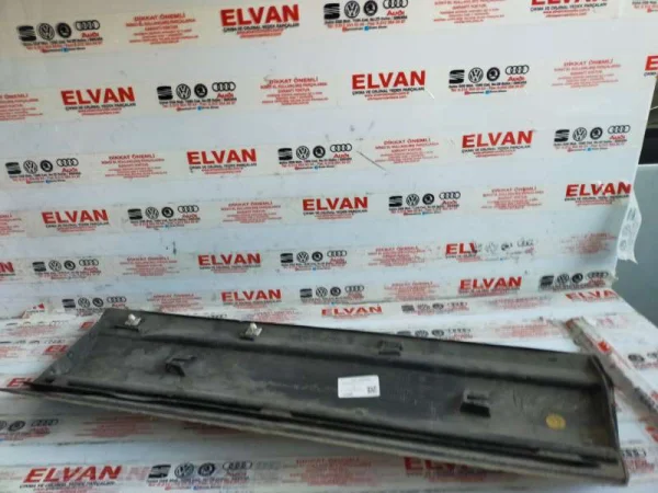 7P6854949B | VW Touareg Kapı Alt Çıtası VAG