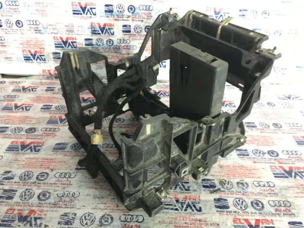 8P0858005D | Radyo Çerçevesi | Audi A3, RS 3 VAG