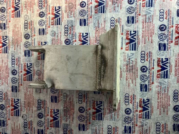 2K5853666D | VW Caddy Ön Sis Far Izgarası VAG