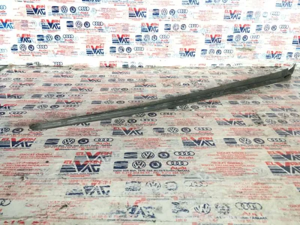 3G0854327B | VW Passat Ön Cam Sol Su Tutma Oluk Çıtası VAG