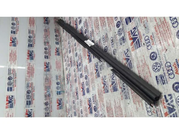 1K5839471D | VW Jetta Arka Sol İç Kapı Cam Fitili VAG