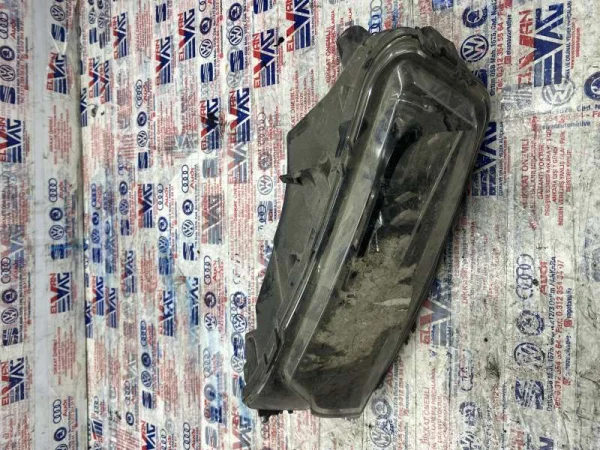 7E0941662 | VW Transporter Sağ Sis Farı VAG