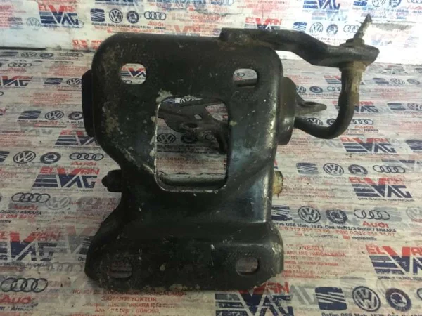 8D0501543D | Audi A4 Motor Takozu Braketi VAG