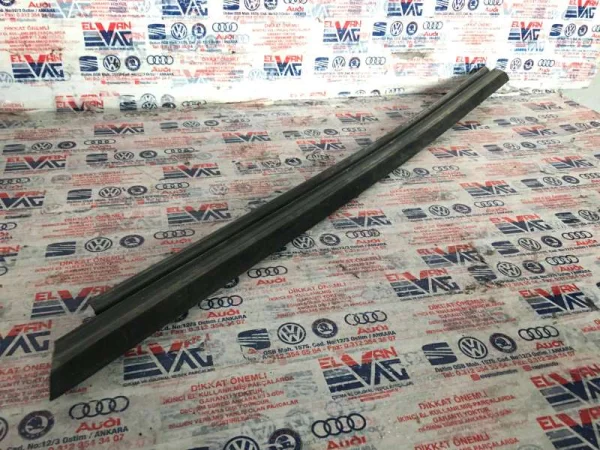 6Q4837471A | VW Polo Ön Kapı Cam Fitili VAG