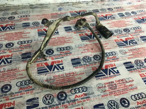 7E1971445 | VW Transporter Kablo Kanalı VAG