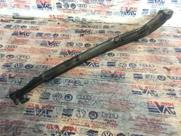 7L6955407B | VW Touareg Silecek Kolu VAG