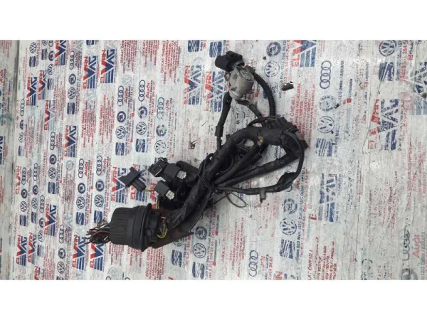 1H0973103 | Soket Muhafazası | VW Caddy, Golf, Jetta - Seat Alhambra, Cordoba, Ibiza VAG