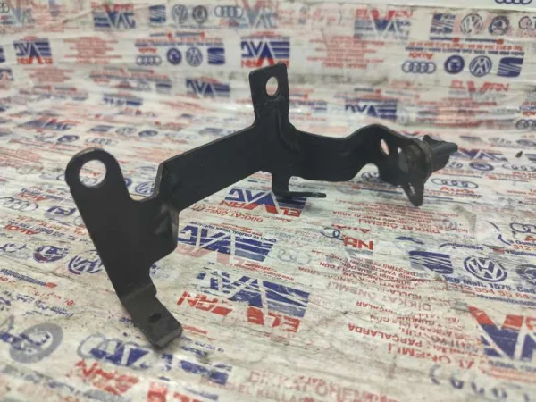 7E0121079AK | VW Transporter Ek Su Pompası Braketi VAG