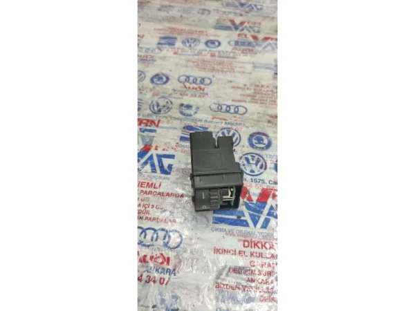 3C0963563C | Arka Sol Koltuk Isıtma Düğmesi | VW CC, Passat VAG