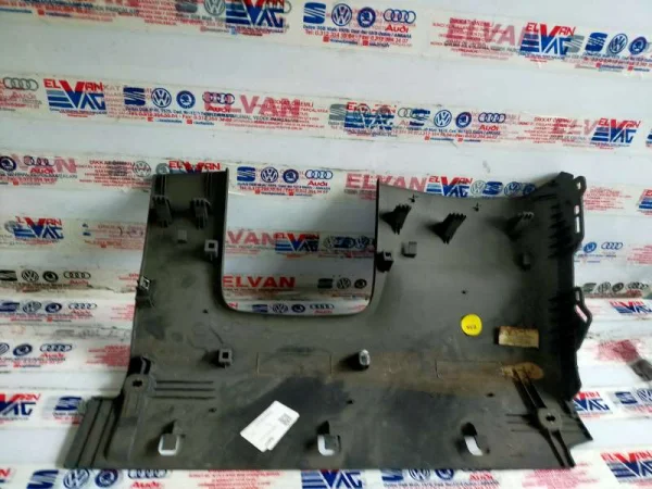 8W1863075 | Audi A4 Sol Alt Torpido Kaplaması VAG