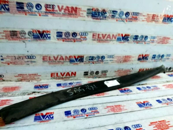 1K4837382C | VW Golf Ön Sağ Dış Kapı Çıtası VAG