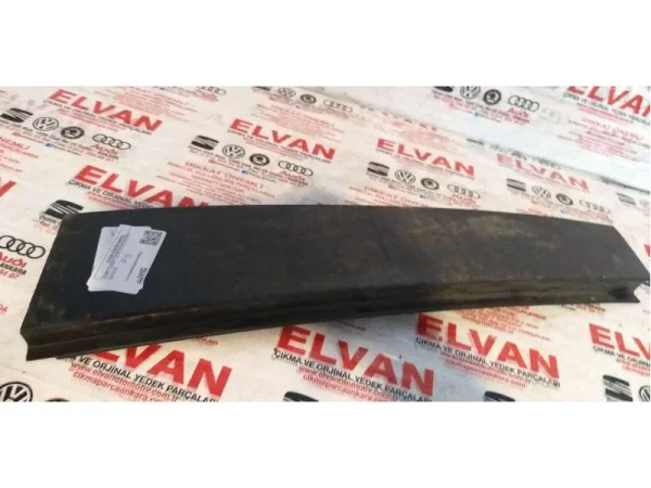 5M0839902 | VW Golf Arka Kapı Direk Çıtası VAG