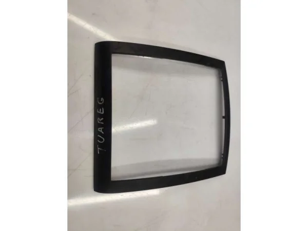 7L6863337C | VW Touareg Orta Konsol Çerçevesi VAG