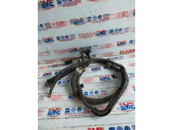 8W0971824J | Audi A4 Kablo Kanalı VAG