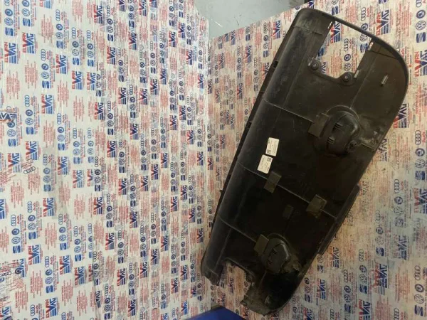 1M5867821 | Seat Leon Kapı Döşeme Klipsi VAG