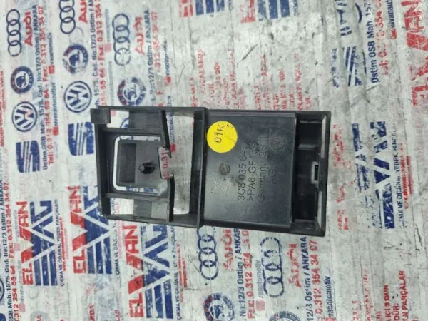 3C8035643 | VW CC USB Hub Braketi VAG