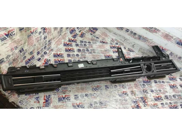 3G1858416F | VW Passat Orta Havalandırma Izgarası VAG