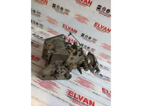 068130081C | VW Jetta Mazot Pompası VAG