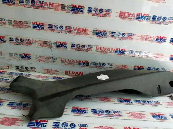 1K4867766C | VW Golf Sağ Arka Kapı Eşiği VAG