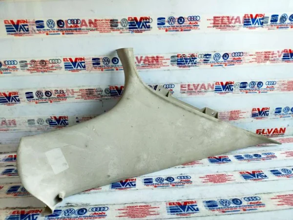 1M5867295A | Seat Leon Arka Direk Kaplaması VAG