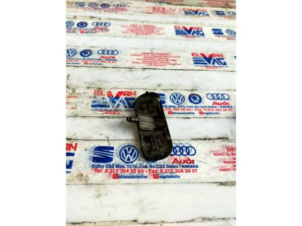 2K5955988 | VW Caddy Ön Sağ Silecek Fıskiye Memesi VAG