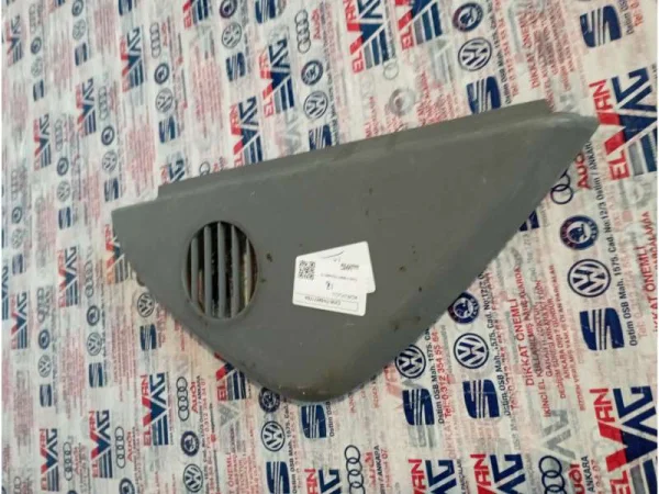 7H5857176A | VW Transporter Sağ Göğüslük Yan Kapağı VAG