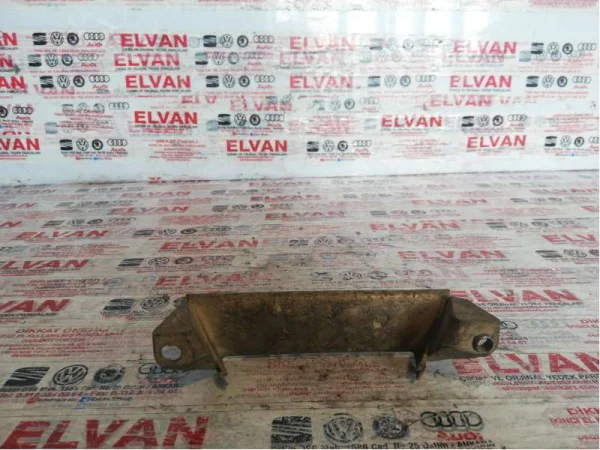 7H5867196A | VW Transporter Alt Kapı Kolu Çanağı VAG