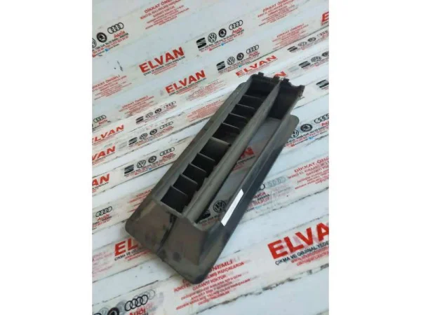 8K1858431A | Havalandırma Izgarası | Audi A4, A5 VAG