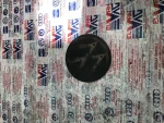 6K9853601A | VW Caddy Arka Amblem - 3