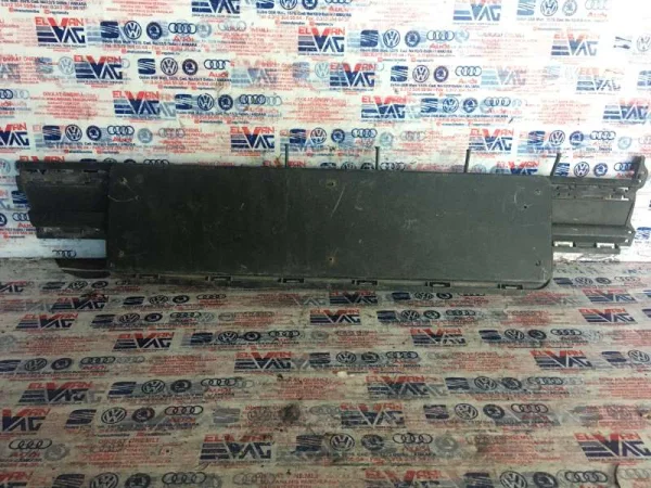 7LA853678B | VW Transporter Ön Tampon Orta Izgarası VAG