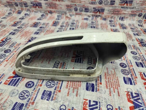 8T0857528D | Sağ Dış Dikiz Aynası Kapağı | Audi A3, A4, A5, A6, A8, Q3 VAG