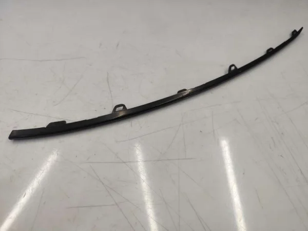 5E0853768 | Skoda Octavia Sağ Ön Tampon Sis Farı Nikelaj Çıtası VAG