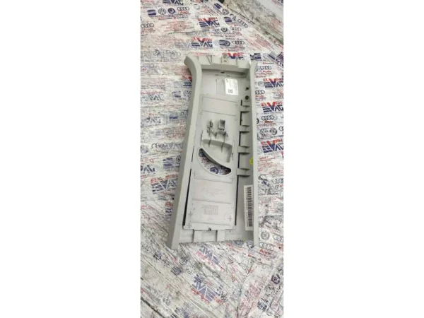 1T0867243F | VW Touran Sol Üst B Sütun Kaplaması VAG