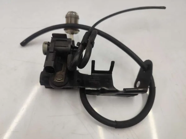 7L6906131C | VW Touareg EGR Solenoid Valf Braketi VAG