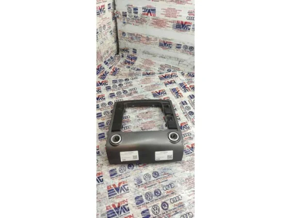 2H0863682E | VW Amarok Orta Konsol Çerçevesi VAG
