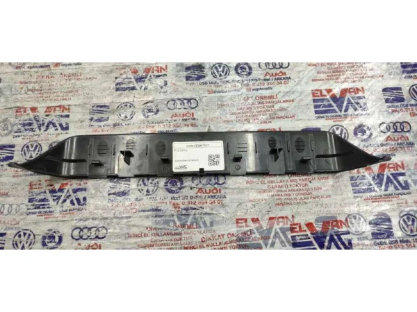 5E3857037 | Skoda Octavia Göğüs Kaplaması VAG