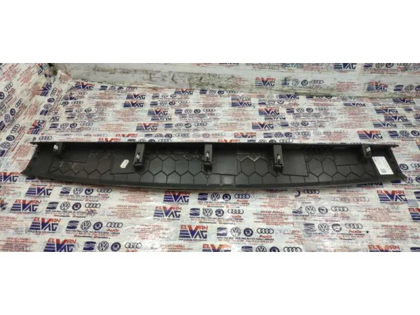 2GA867707 | VW T-Roc Bagaj Kapağı Üst Kaplaması VAG