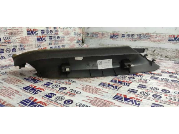 2GA867704 | VW T-Roc Sağ Bagaj Cam Kenar Çıtası VAG