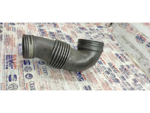 7L6129532B | İntercooler Hortumu VAG