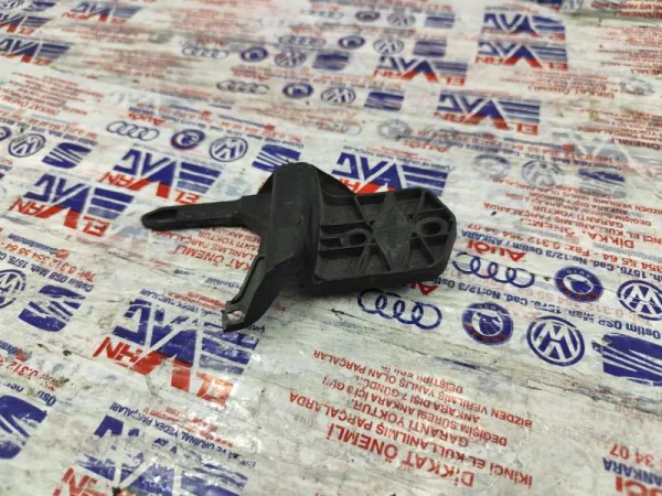 3B0837867 | VW Passat Kapı Kilit Karşılığı VAG