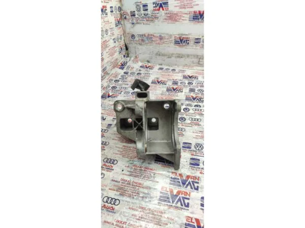 07D145879D | Hidrolik Direksiyon Pompası Braketi | VW Passat, Phaeton VAG