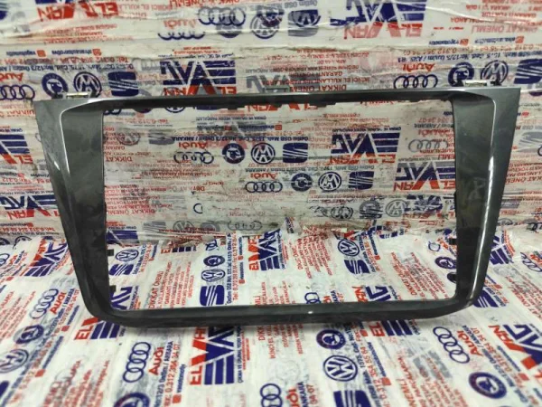 5NA858071D | Orta Konsol Çerçevesi VAG