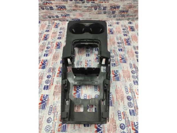 8W1864261C | Orta Konsol Paneli | Audi A4, A5 VAG