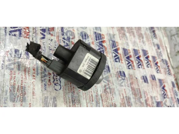 3C8941431N | Sisli Far Düğmesi | VW Caddy, Eos, Golf, Passat, Scirocco, Tiguan VAG