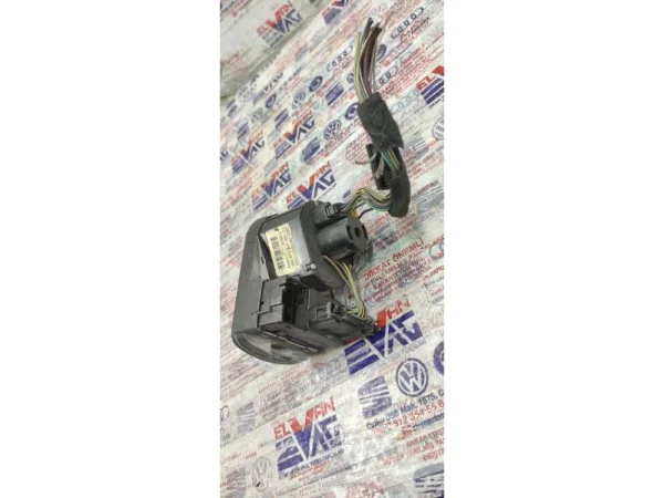 8P2941531CJ | Audi A3 Far Düğmesi VAG