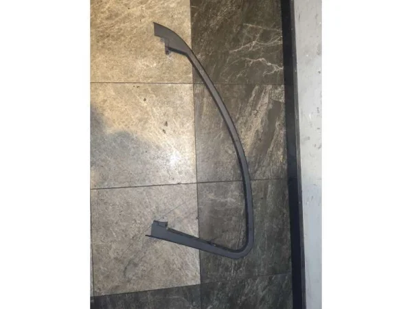 8W0867610 | Audi A4 Sağ Ön Kapı İç Direk Kaplaması VAG