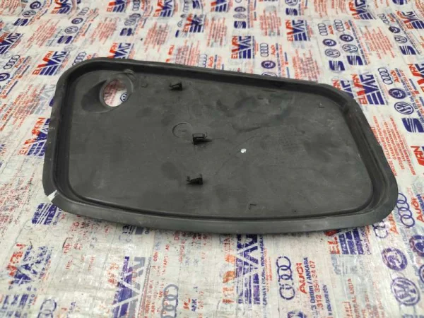 8U0837916 | Ön Sağ Kapı Çıtası | Audi Q3, RS Q3 VAG