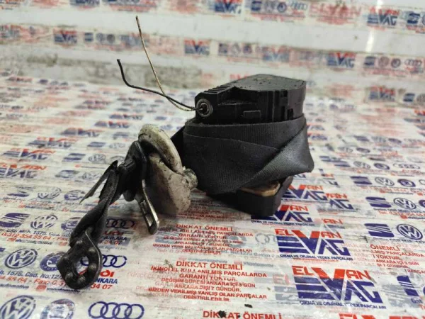 7E0857806C | VW Transporter Sağ Ön Emniyet Kemeri VAG